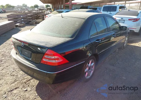 2002 Mercedes-Benz C 320 z USA, uszkodzony, nr VIN WDBRF64J32F224941